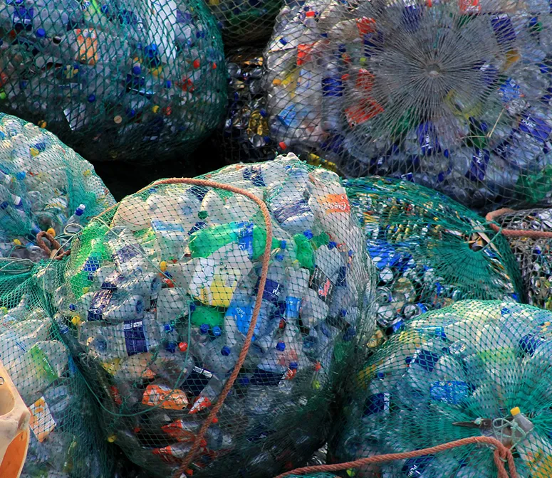 Plastmasas pudeļu ķīpas pārstrādei
